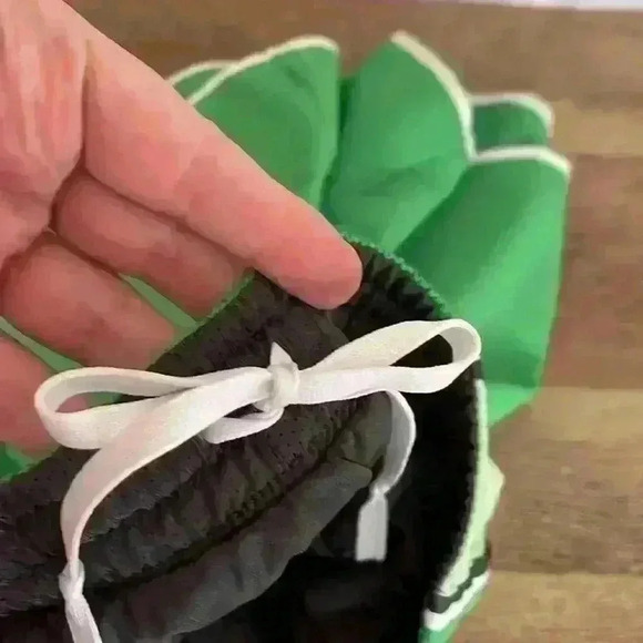 Nike Women's DriFit shorts Green Size X Small - Picture 5 of 6